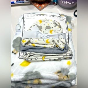 Brand new Sherpa baby blanket with matching hats- 30x40